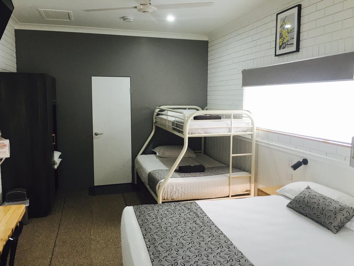 Gin Gin Village Motor Inn Motel Qld Exterior foto