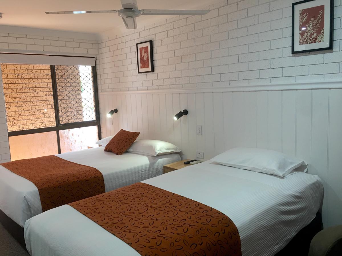 Gin Gin Village Motor Inn Motel Qld Exterior foto